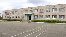 Входная группа Школа № 36.  Камская,  6а
